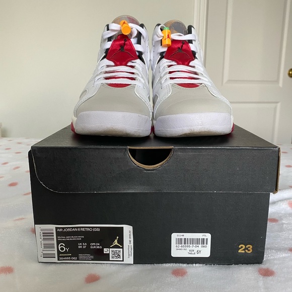 Air Jordan 6 retro. Size 6Y. - Picture 2 of 3